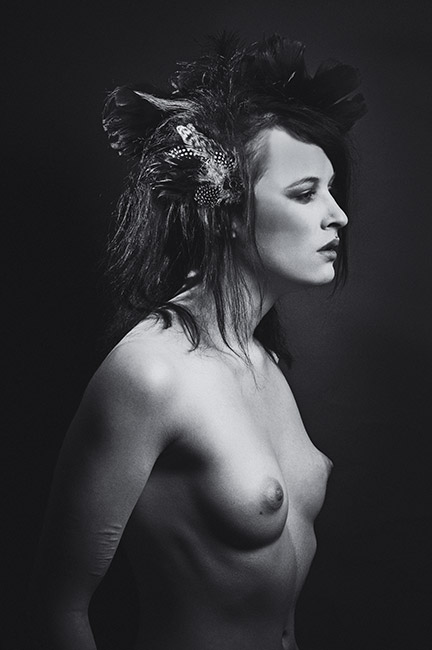 topless model venus in furs lotte dolstra door fotograaf Martin Janssen